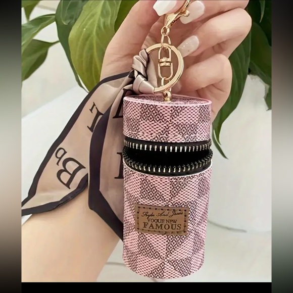 NWT pink windmill design lipstick/change case - Picture 1 of 3